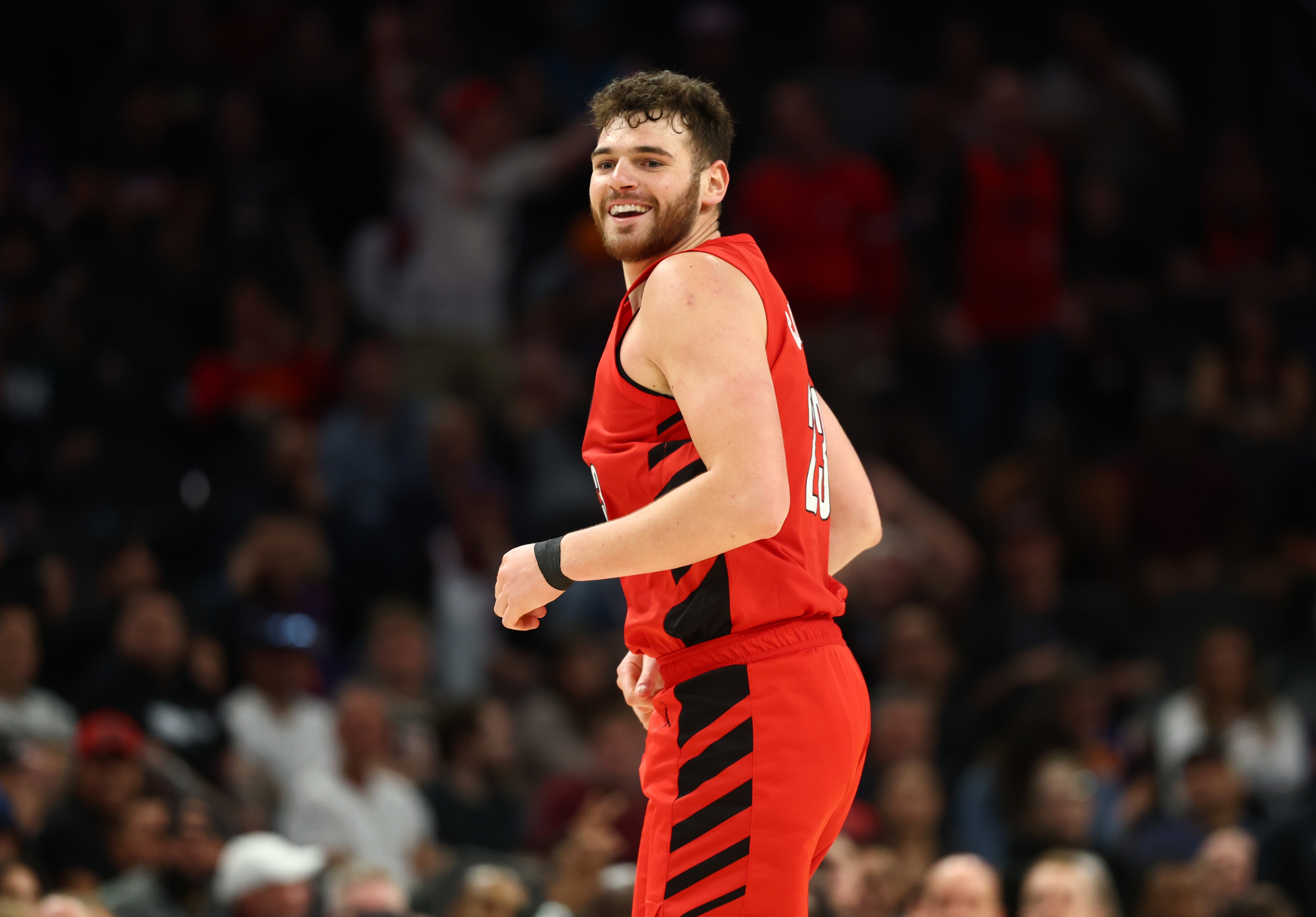 必一运动官方app-都挺能抢！克林根11分15板5助3帽&amp;庄神6分17板4助2断